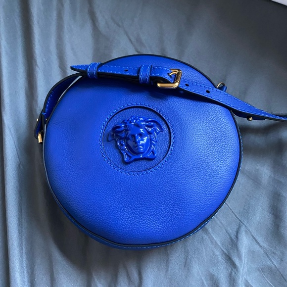 Versace La Medusa Round Camera Bag in Lapis - Picture 6 of 9